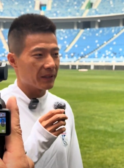 呂鵬：每個(gè)球員都希望在中超展示自己，英博今年目標(biāo)肯定是保級