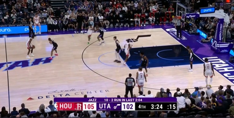 奮起直追！爵士2分鐘內(nèi)外開花打出10-2的攻擊波迅速迫近比分