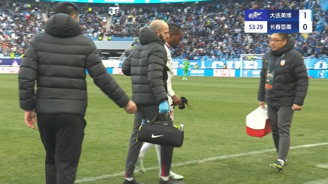 今天第3個！西普里安傷退，亞泰本場已經3人因傷被換下