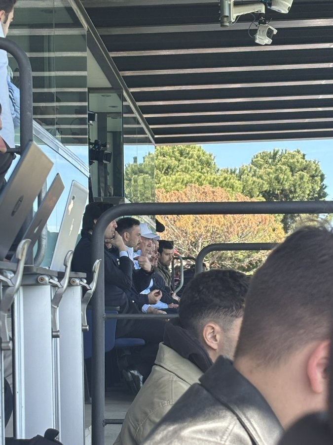 總教頭督戰！安切洛蒂攜皇馬教練組成員觀戰U19馬德里德比