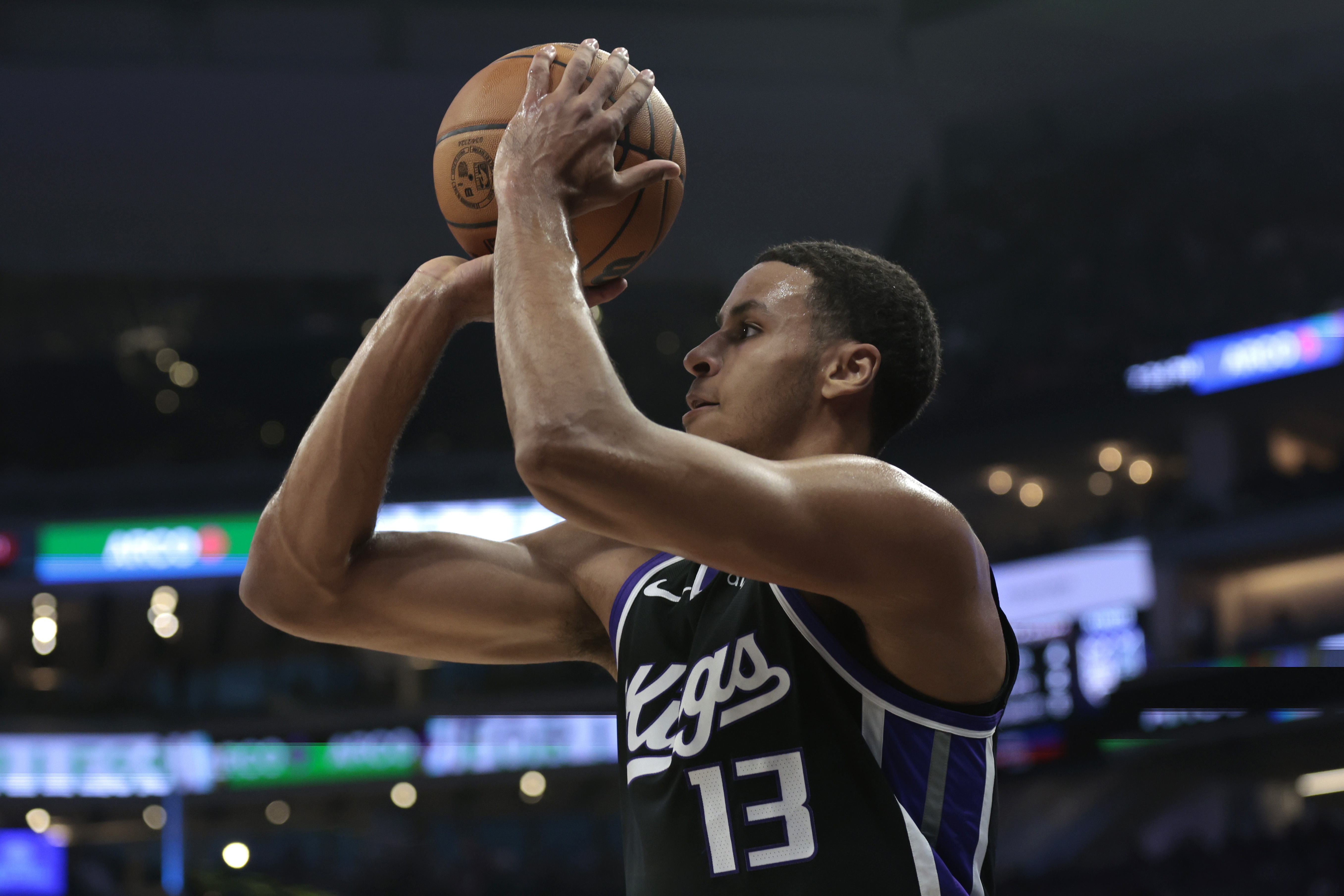 基根-穆雷15投9中&三分12中9得到28分6板3帽 三分命中數賽季新高