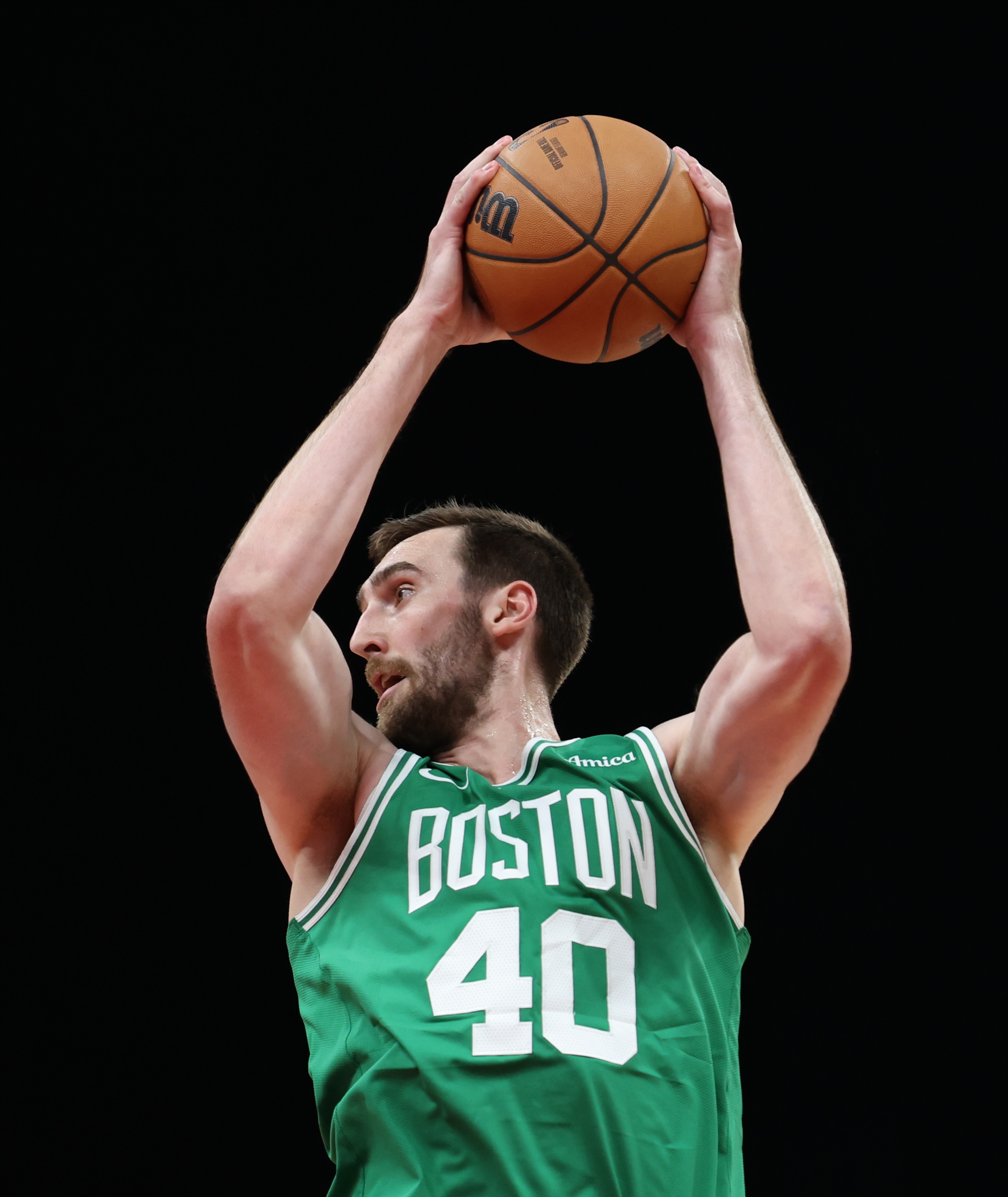 擎天白玉柱！科內(nèi)特10中7拿到15分16板4助 正負值+21全場最高