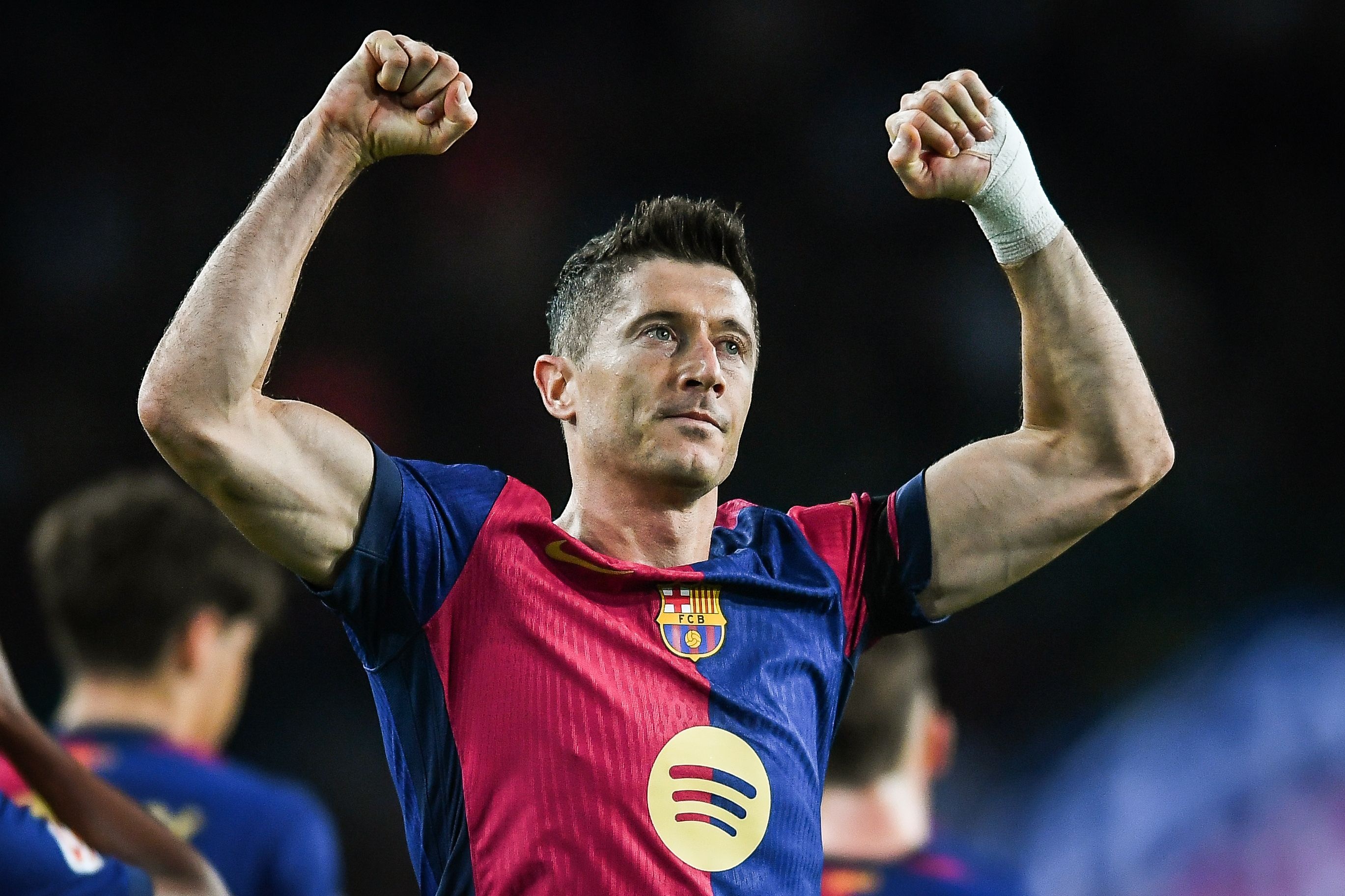 萊萬本賽季前28場西甲打進(jìn)25球，上一位做到的巴薩球員還是梅西