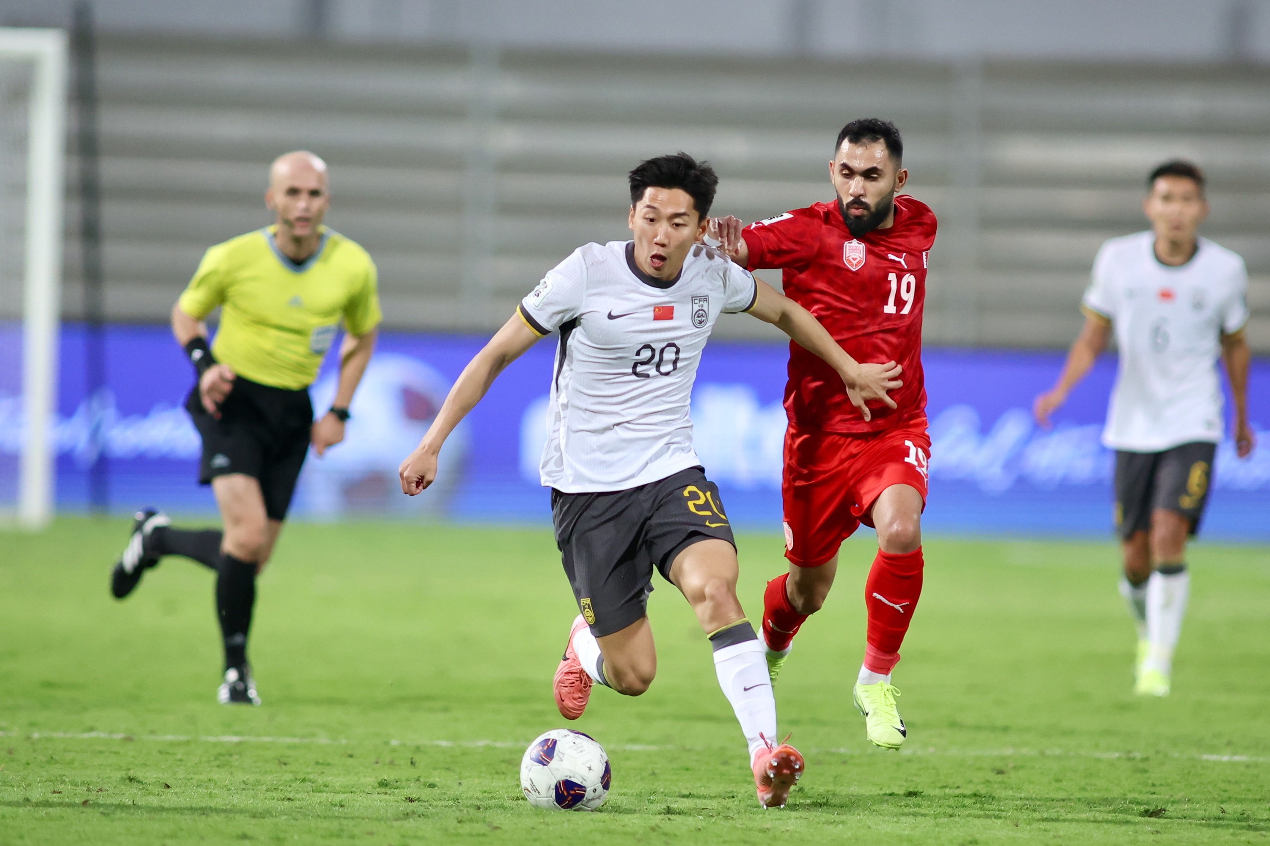 記者：曹永競檢查了沒有扭傷或拉傷，但就是疼不太敢特別發(fā)力