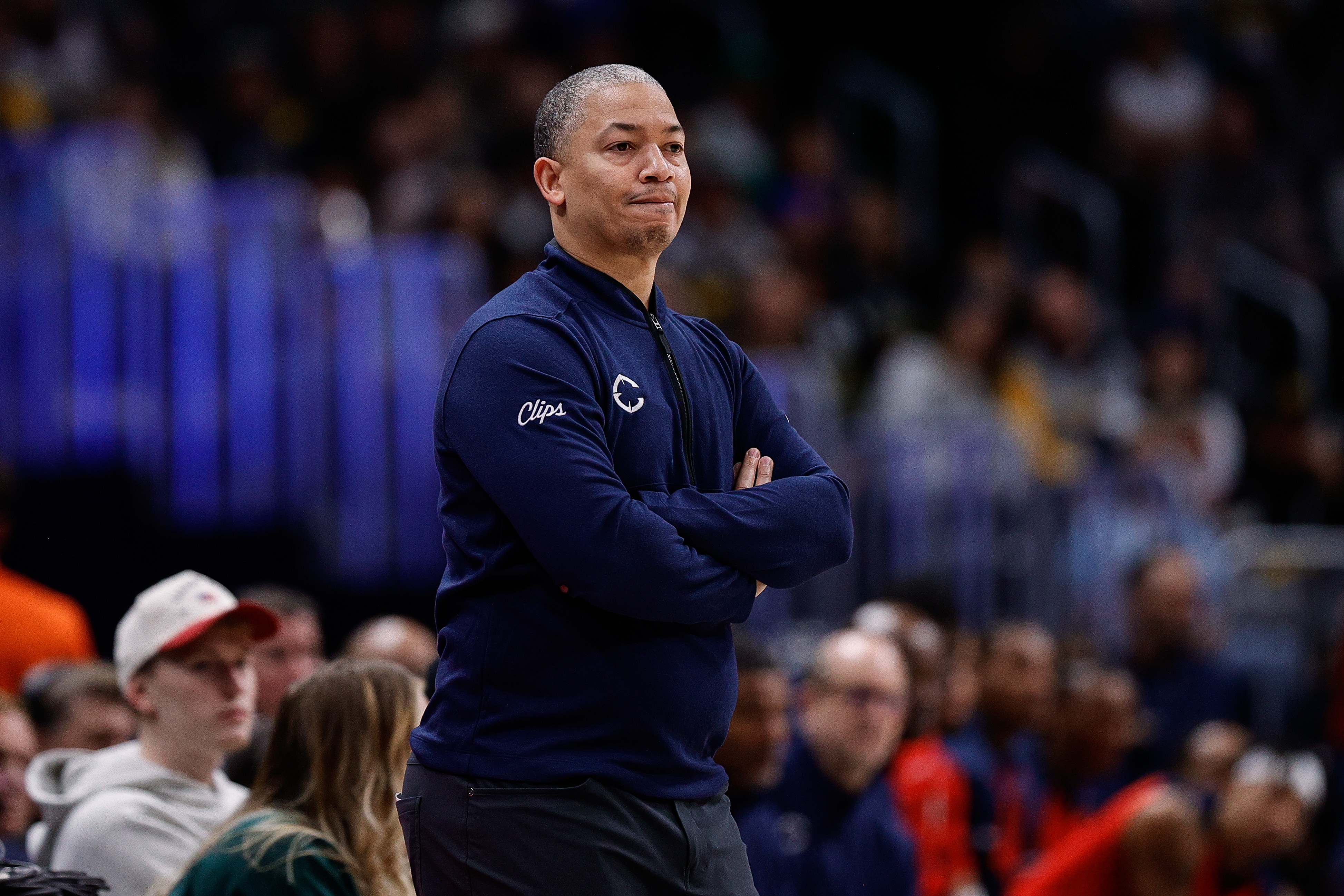 盧：之前被認為只能35勝 現(xiàn)在已42勝 這說明了我們這個隊很多東西