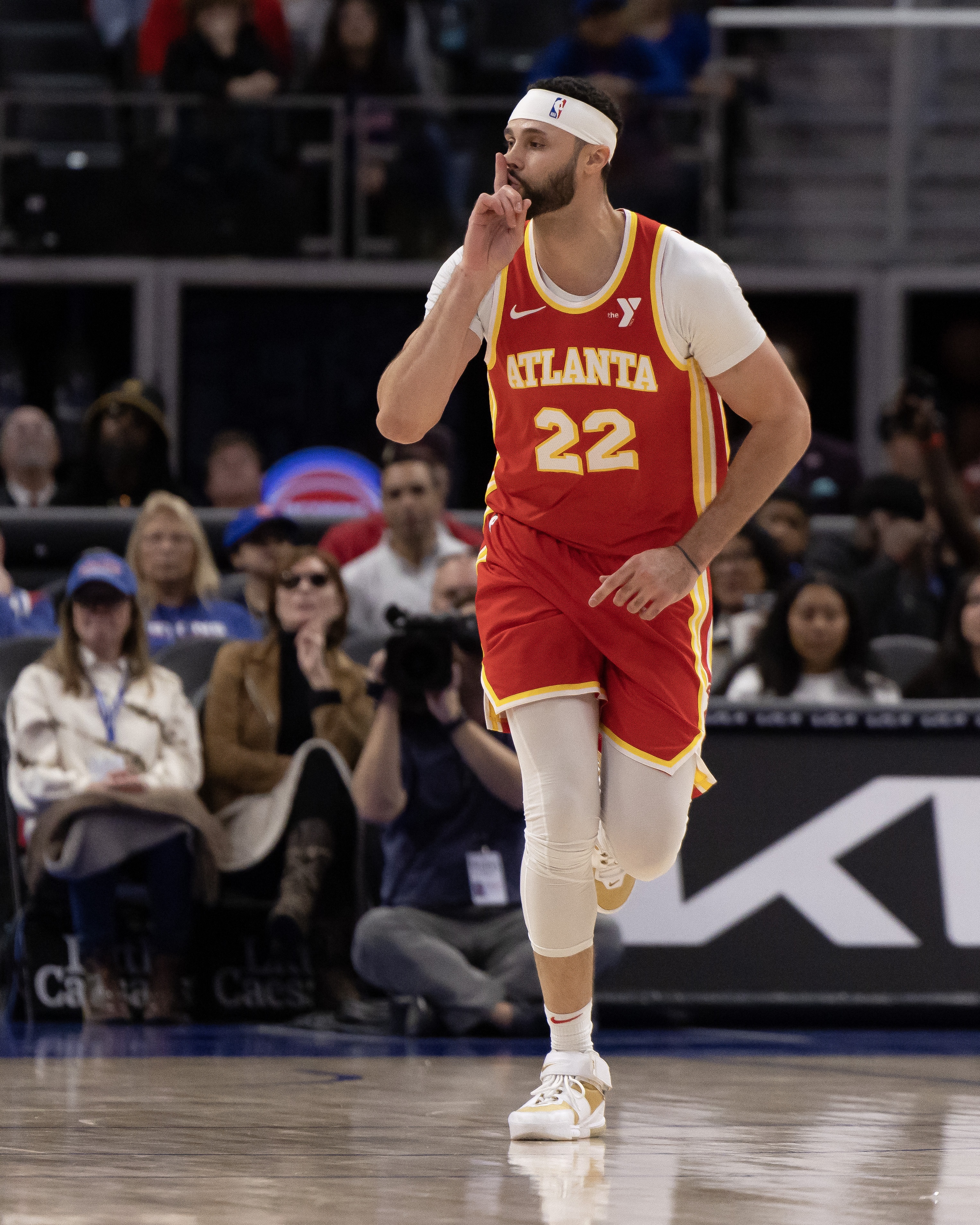 老鷹官方：小南斯將繼續術后康復 本季常規賽結束后接受重新評估