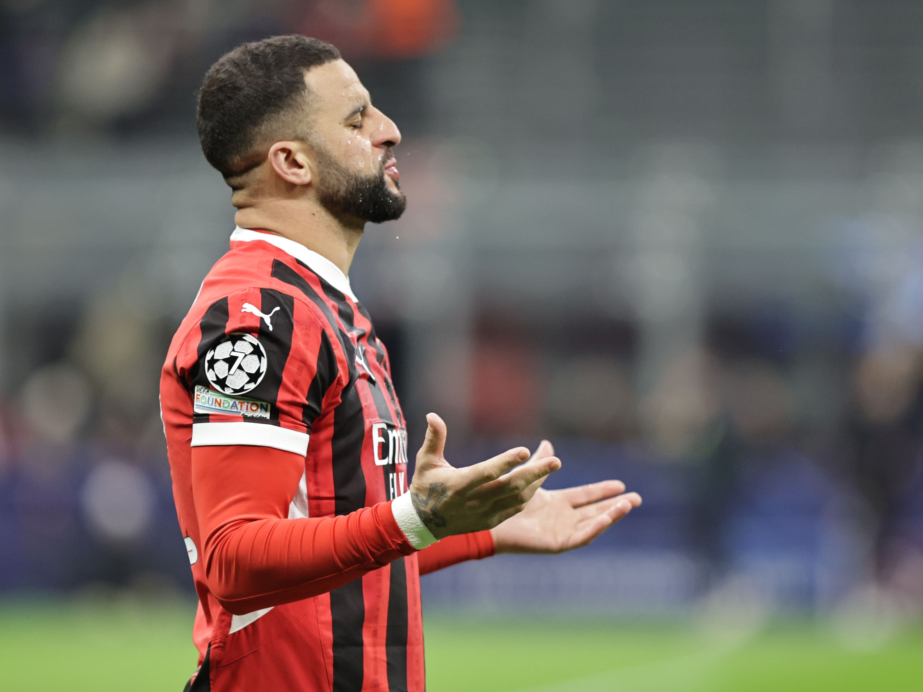 隆戈：米蘭傾向于買斷沃克，將提供2年合同&凈年薪450萬歐