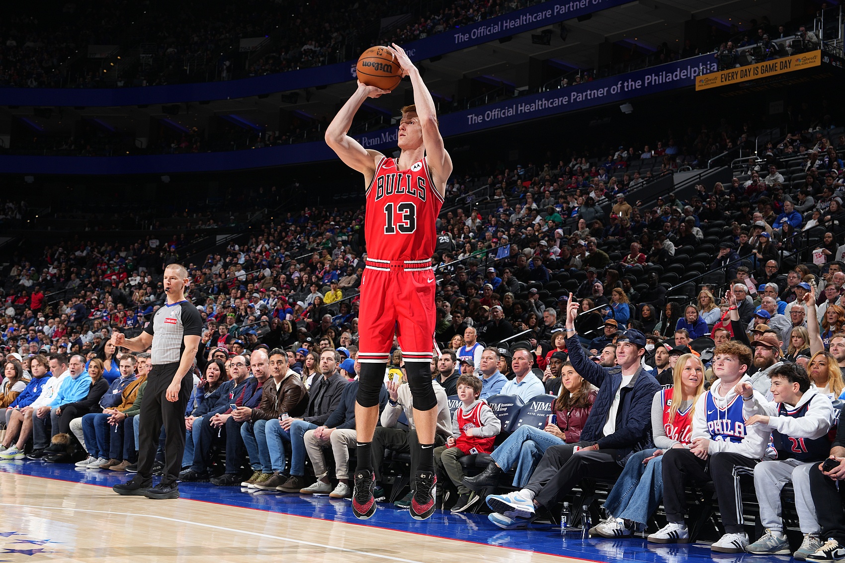 末節(jié)3記三分個個關(guān)鍵！許爾特17中8&三分10中5砍21分6板5助