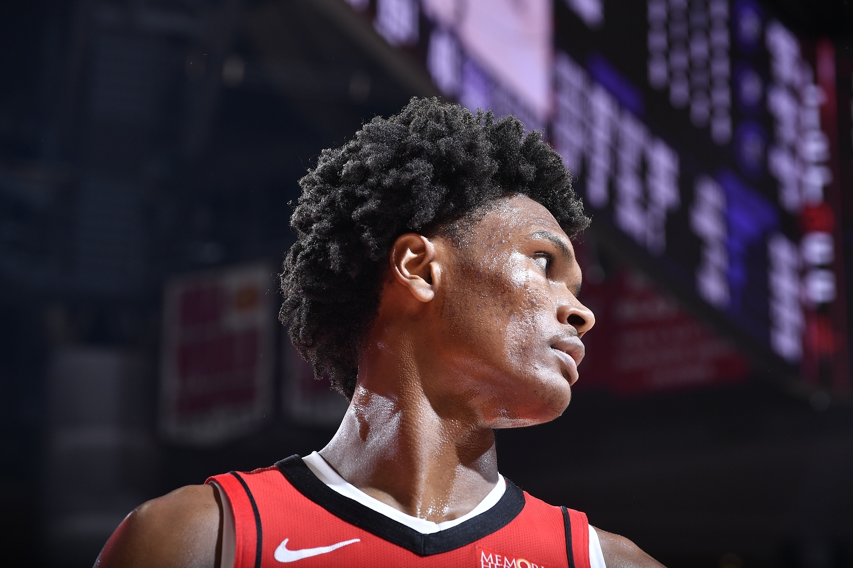 今天火箭客戰(zhàn)爵士 阿門-湯普森可以出戰(zhàn) 亞當斯因手腕疼痛缺陣