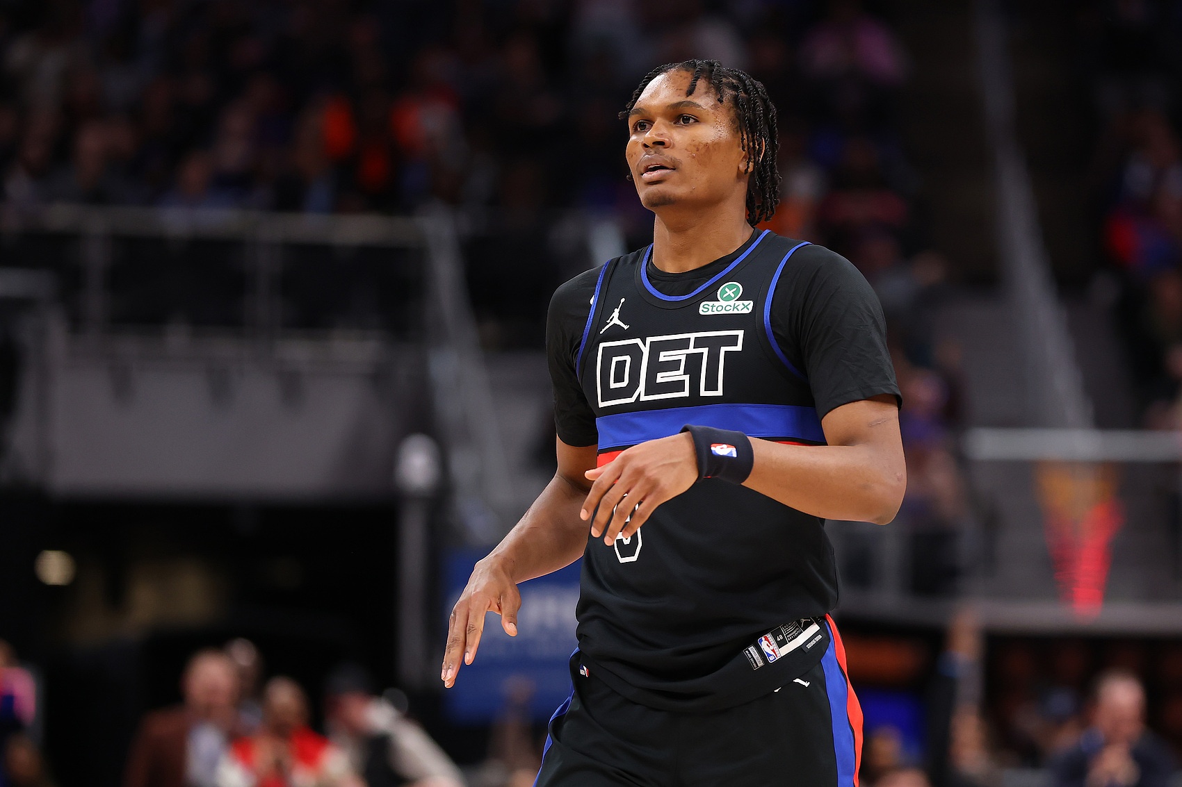 攻防一體！奧薩爾半場9中5拿到12分5板2帽 正負值+14最高