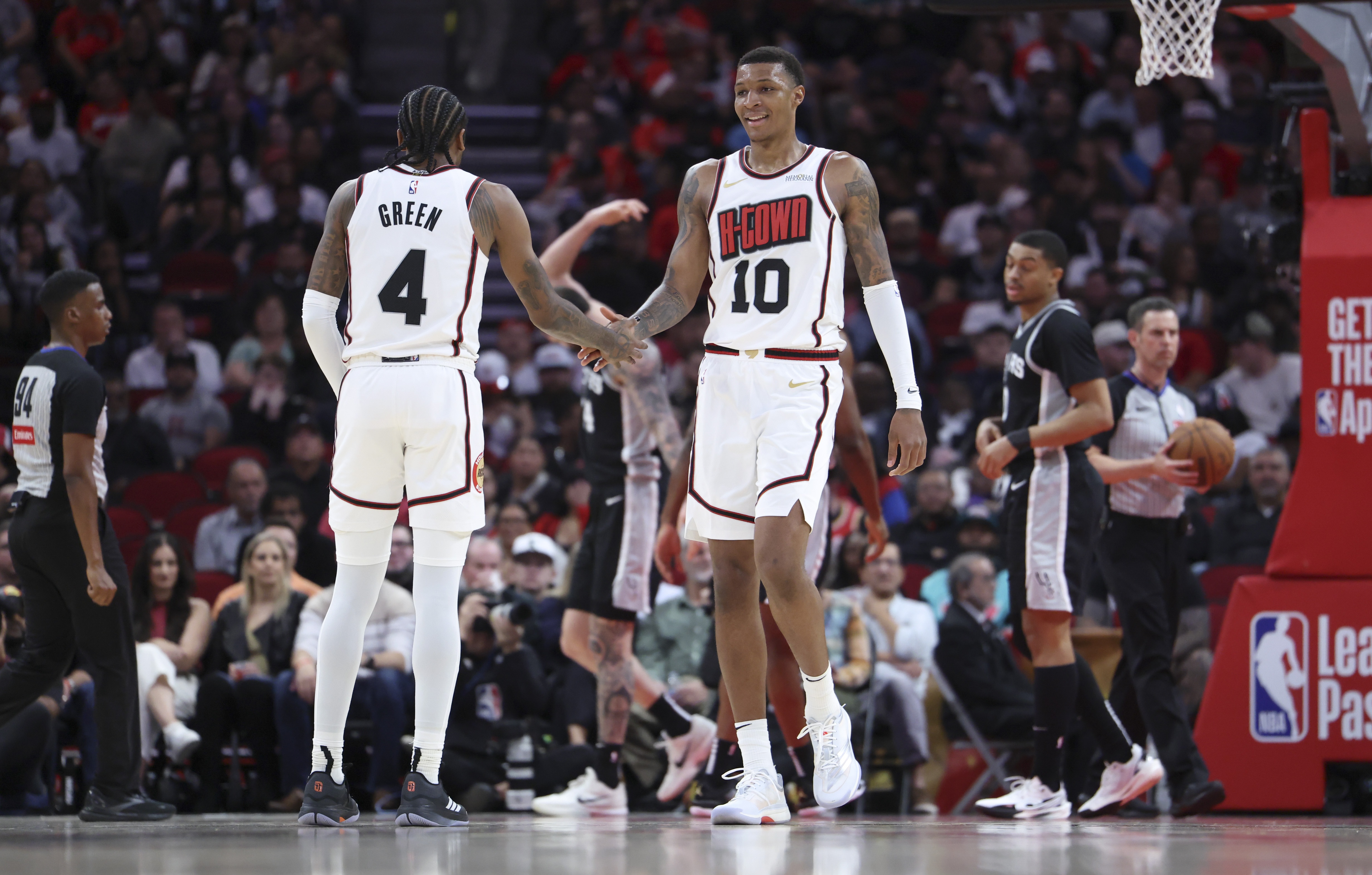 小賈巴里：對(duì)方必須派兩個(gè)人防杰倫-格林 他讓我打得輕松許多