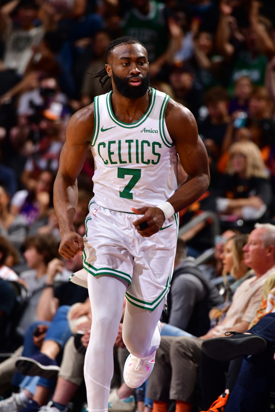 馬祖拉：布朗一直在護理膝蓋 為處于最佳狀態(tài)他會做所需要的一切