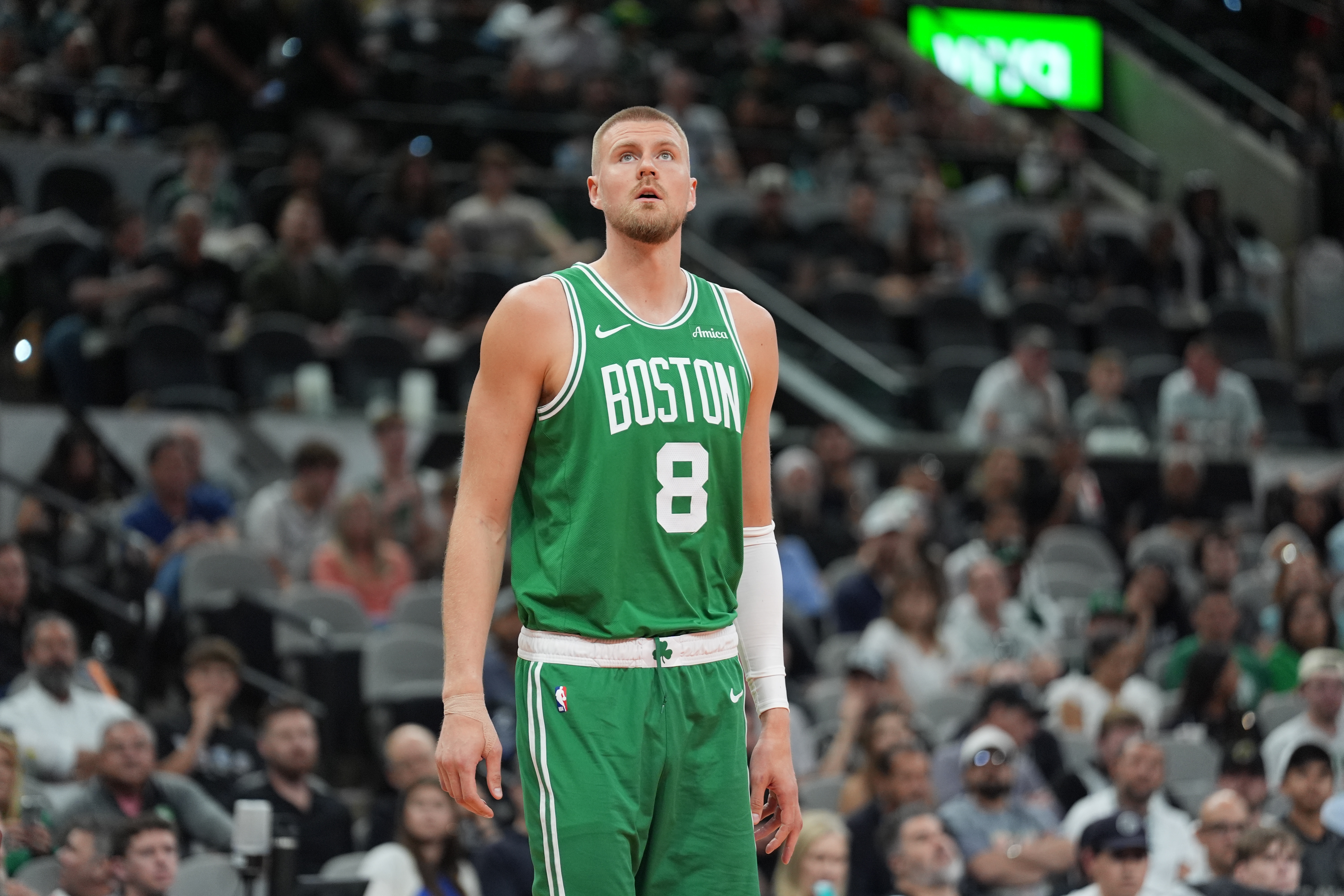 今天是波神！波爾津吉斯上半場9中6砍16分5板4助 三分4中3